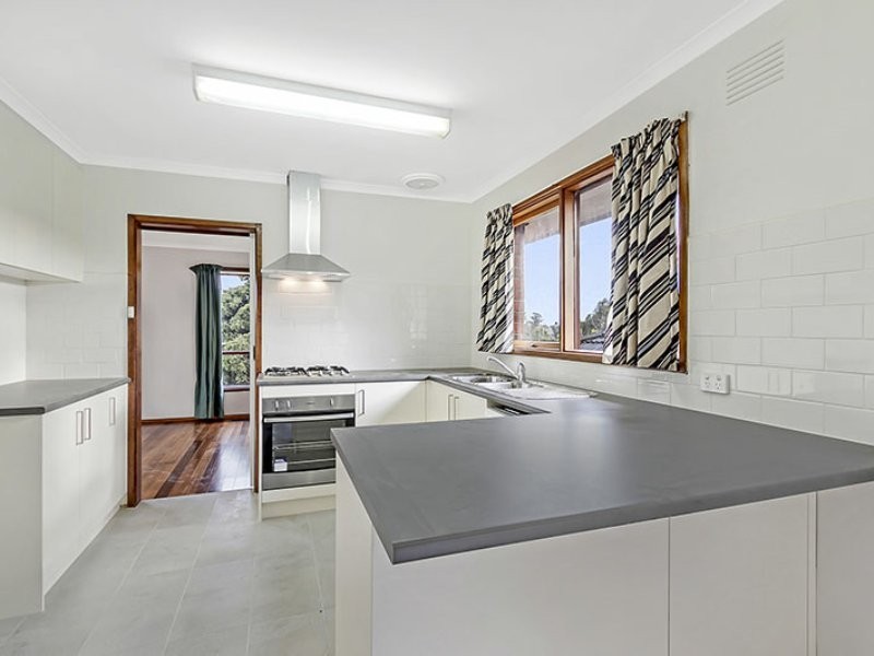 17 Wells Avenue, Boronia VIC 3155