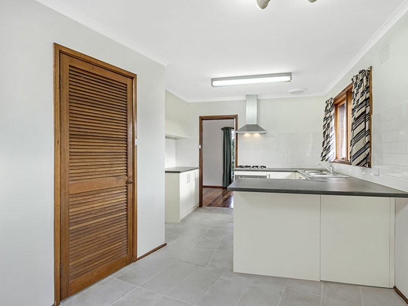 17 Wells Avenue, Boronia VIC 3155