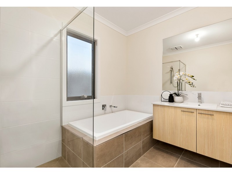 31 Linacre Drive, Bundoora VIC 3083