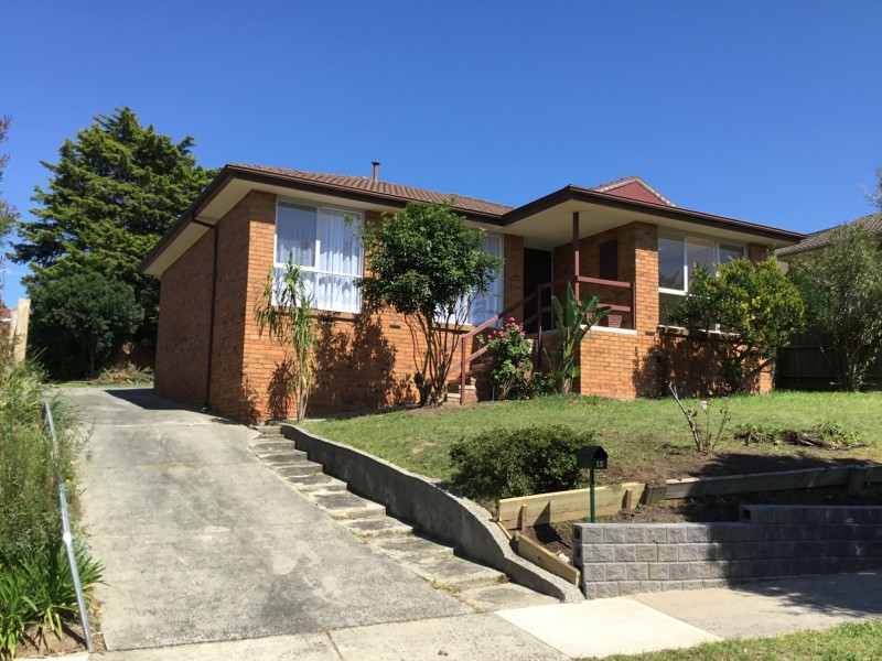 15 Singleton Drive, Endeavour Hills VIC 3802