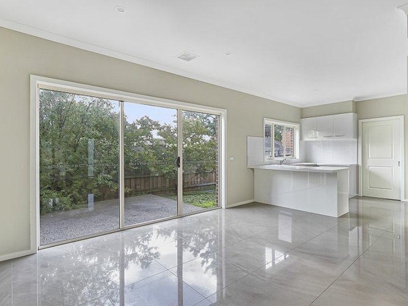 11 Rawlinson Street, Croydon VIC 3136