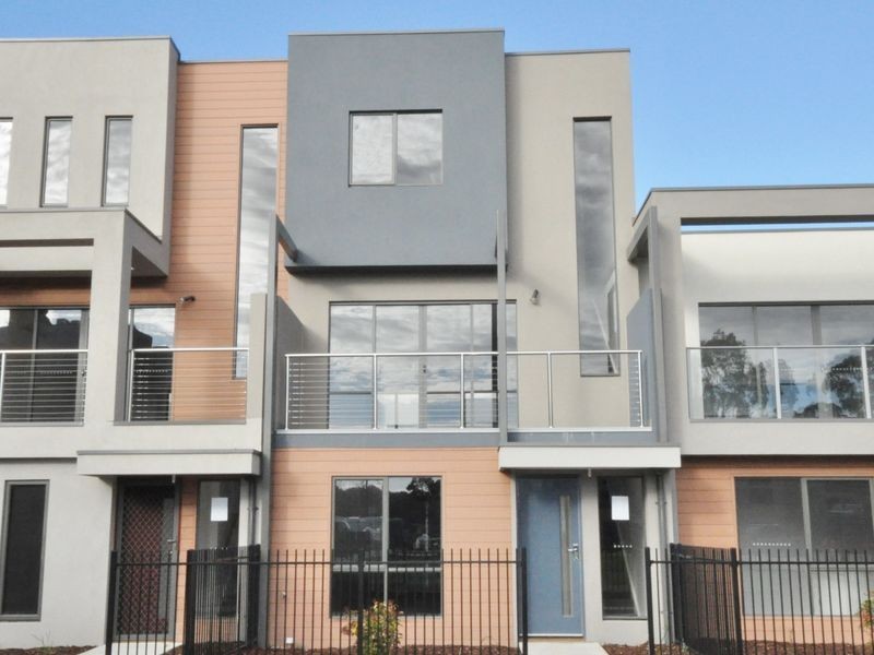 22 Lithgow Way, Mooroolbark VIC 3138