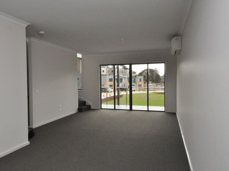 22 Lithgow Way, Mooroolbark VIC 3138