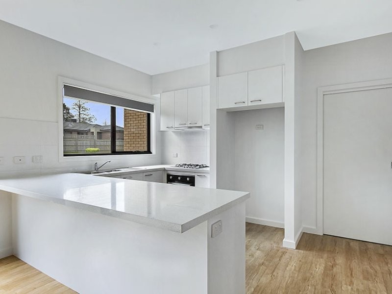 2/27 Stradebroke Road, Boronia VIC 3155