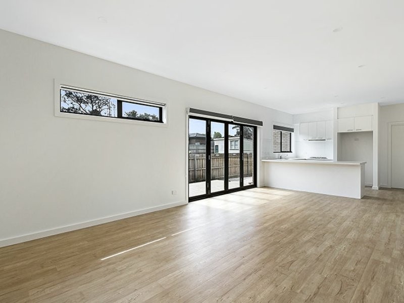 2/27 Stradebroke Road, Boronia VIC 3155