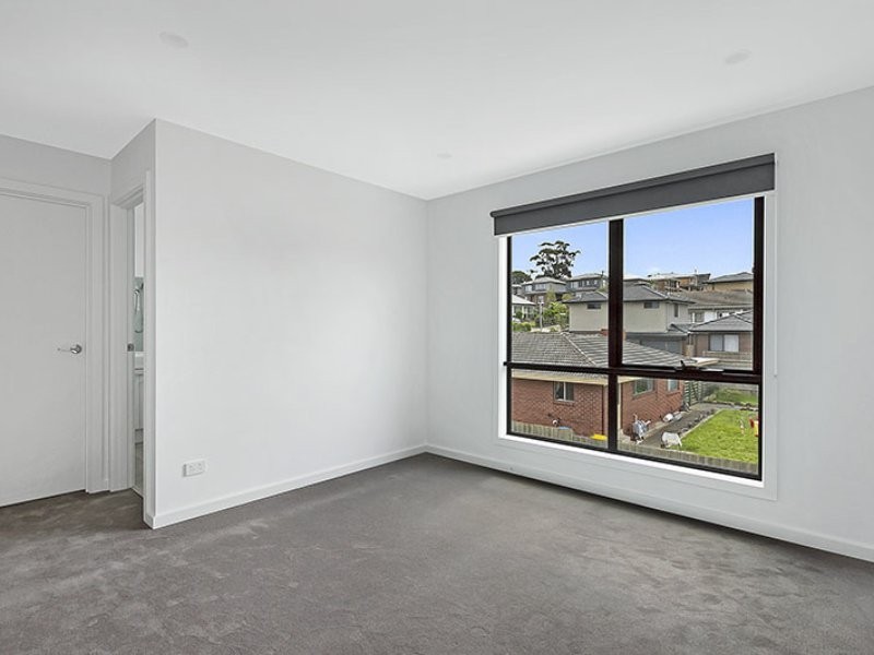 2/27 Stradebroke Road, Boronia VIC 3155