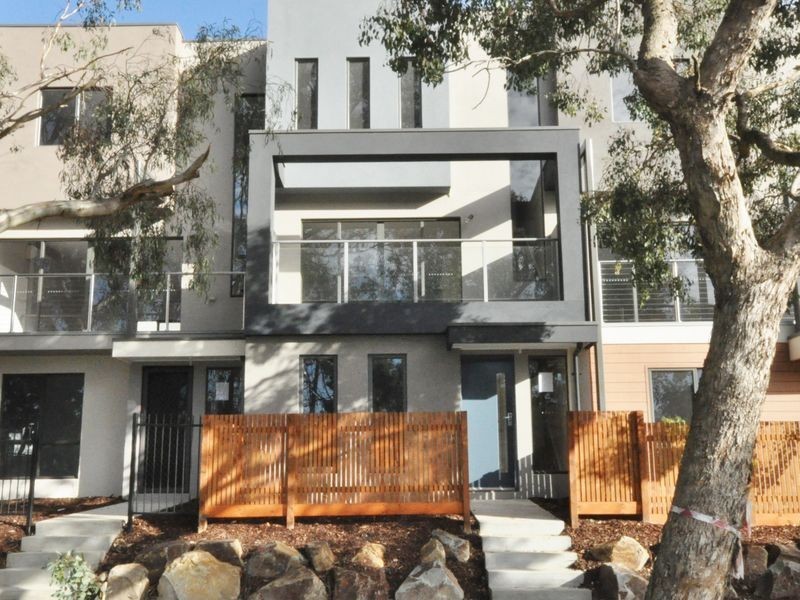 9 Lithgow Way, Mooroolbark VIC 3138