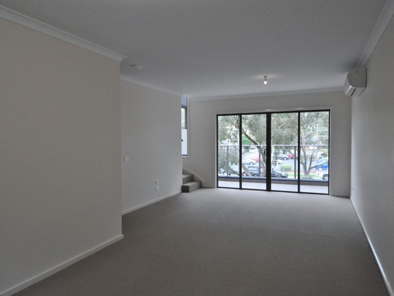 9 Lithgow Way, Mooroolbark VIC 3138