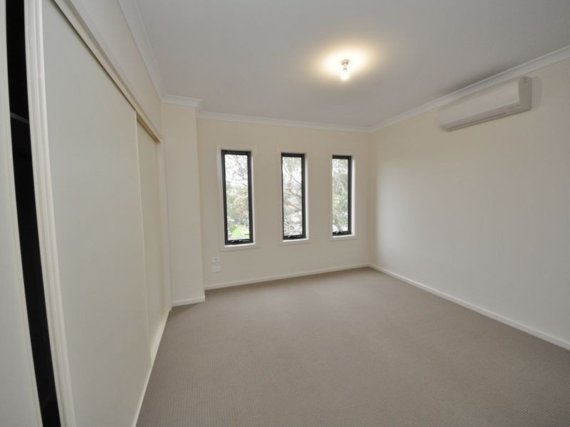 9 Lithgow Way, Mooroolbark VIC 3138