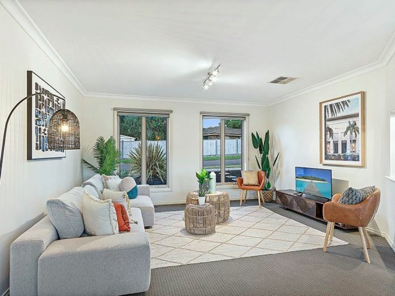 1 Rachael Drive, Mooroolbark VIC 3138