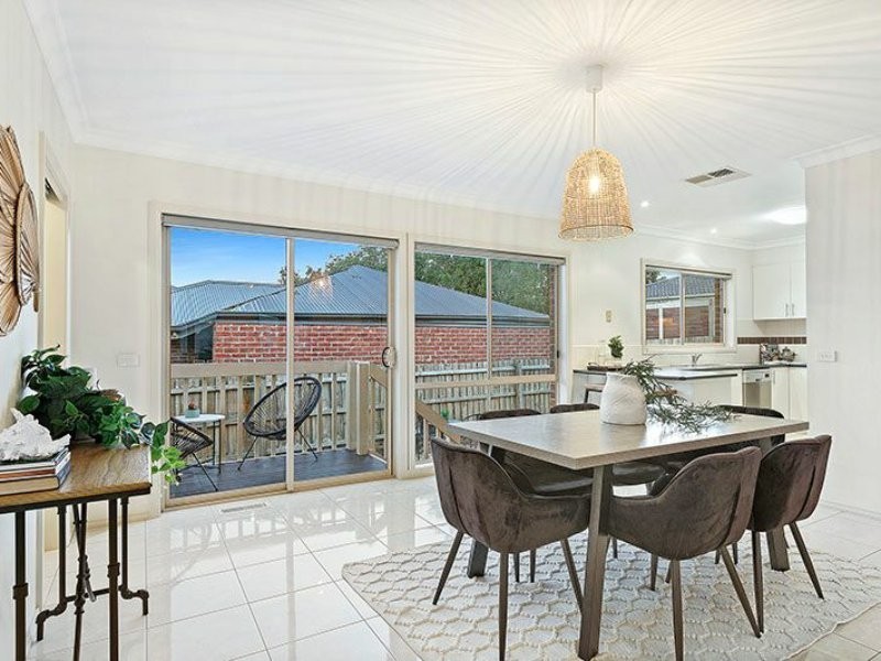 1 Rachael Drive, Mooroolbark VIC 3138