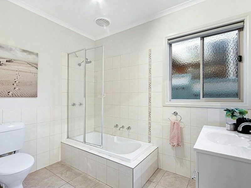 1 Rachael Drive, Mooroolbark VIC 3138