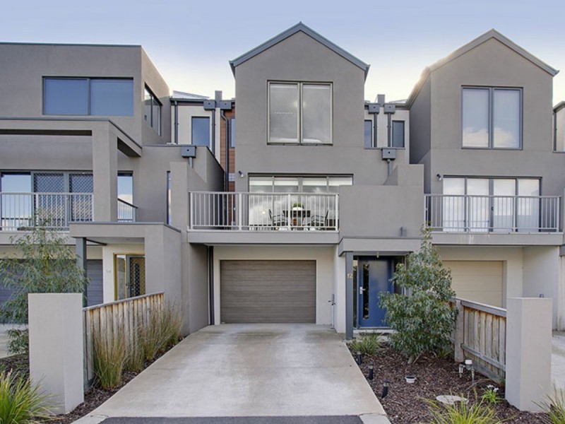 12 Yellow Gum Crescent, Mooroolbark VIC 3138