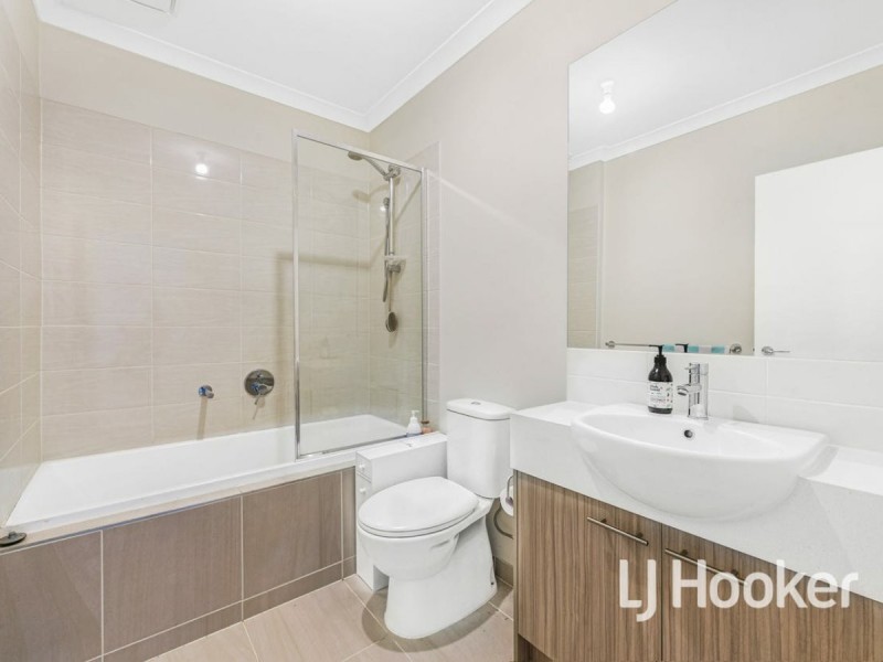 12 Yellow Gum Crescent, Mooroolbark VIC 3138