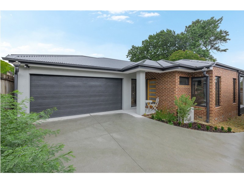 2/70 Durham Road, Kilsyth VIC 3137