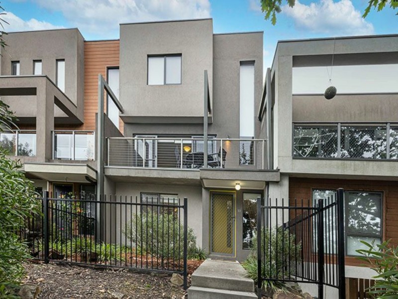 12 English Close, Mooroolbark VIC 3138