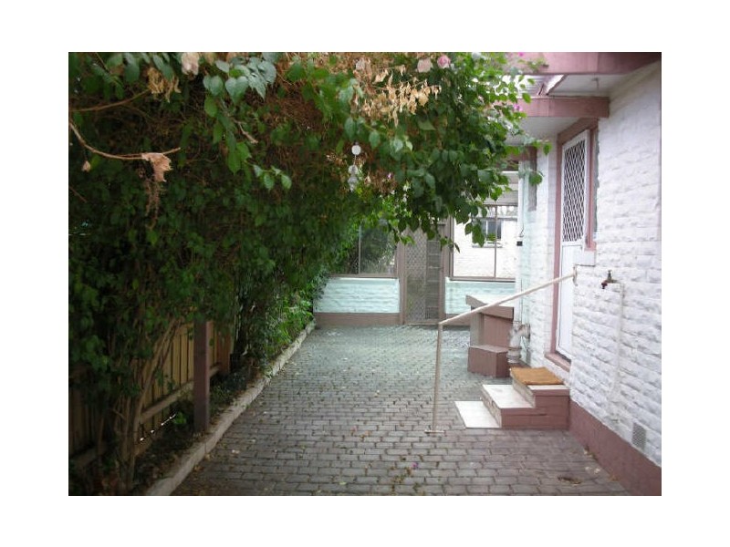 21 Lincoln Road, Croydon VIC 3136