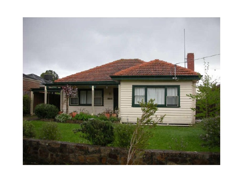 11 Railway Crescent, Croydon VIC 3136