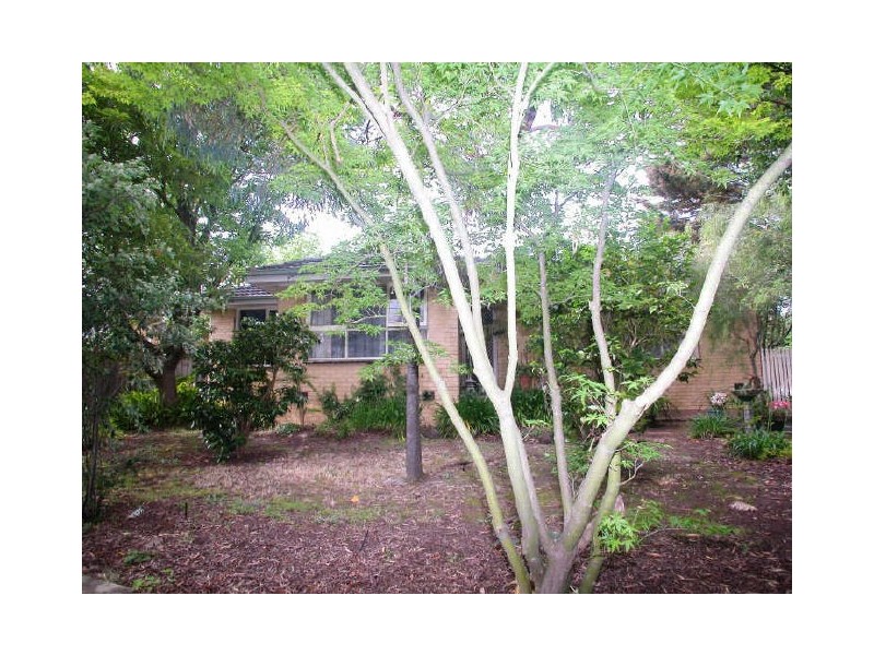 64 Dryden Concourse, Mooroolbark VIC 3138