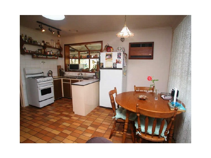 64 Dryden Concourse, Mooroolbark VIC 3138