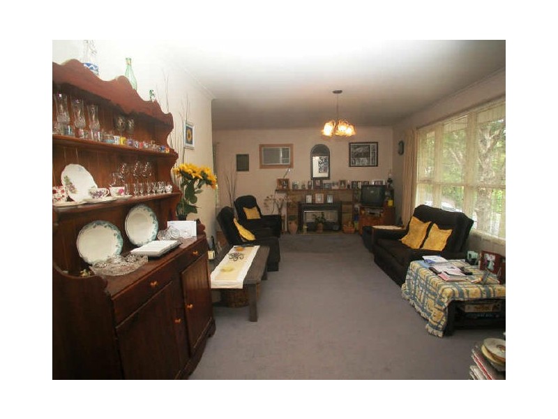 64 Dryden Concourse, Mooroolbark VIC 3138