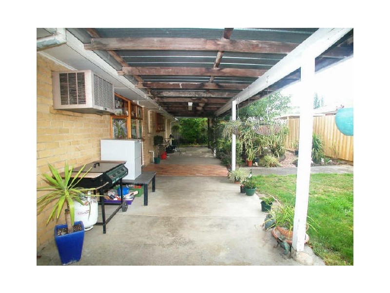 64 Dryden Concourse, Mooroolbark VIC 3138