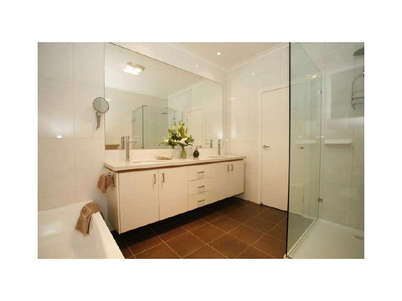 295 Dorset Road, Croydon VIC 3136