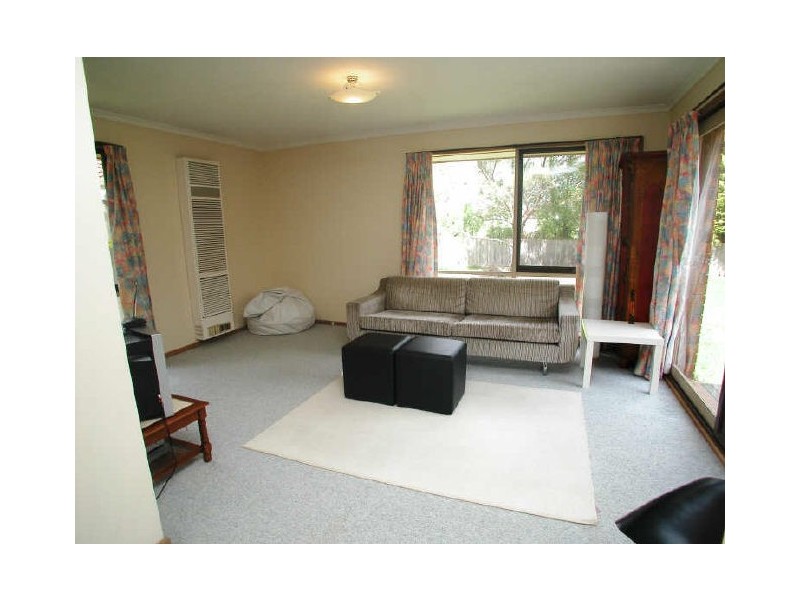 16 Ravenglass Court, Croydon Hills VIC 3136