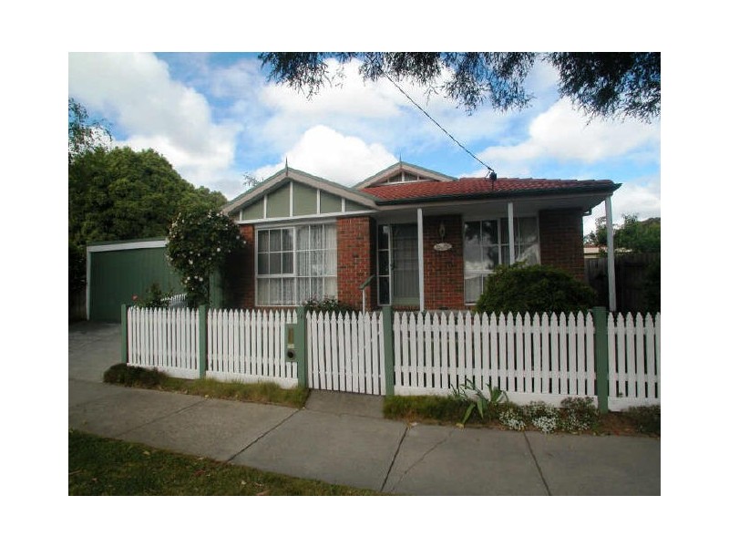 16 Kirtain Drive, Croydon VIC 3136