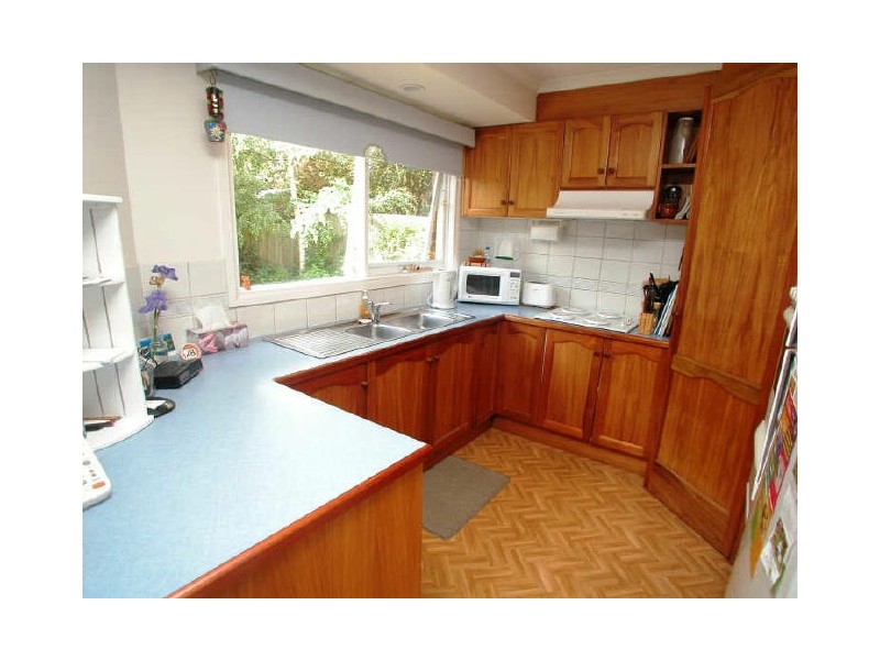 16 Kirtain Drive, Croydon VIC 3136