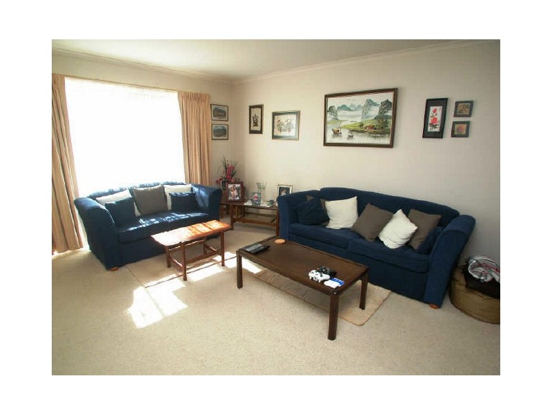 16 Kirtain Drive, Croydon VIC 3136