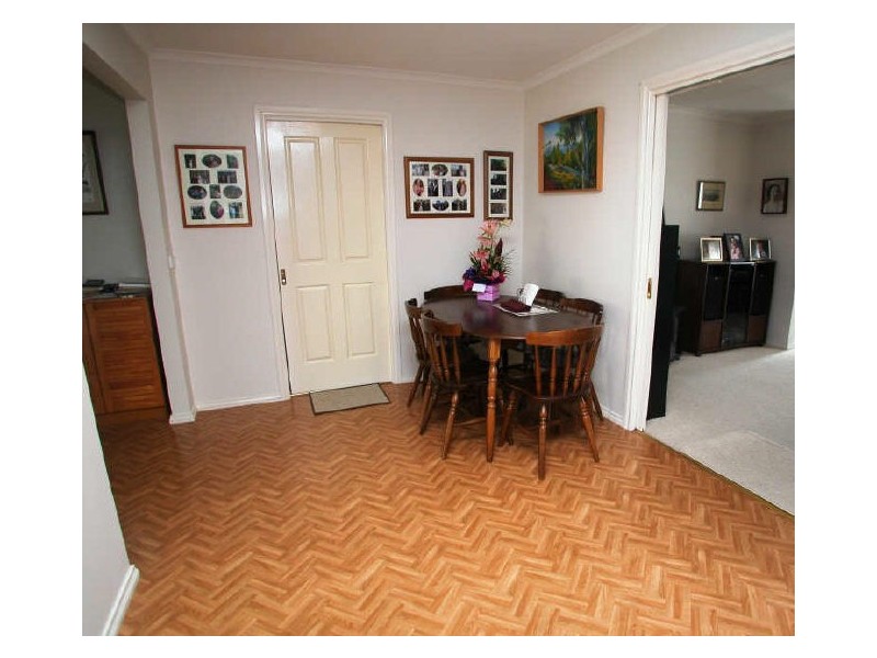 16 Kirtain Drive, Croydon VIC 3136