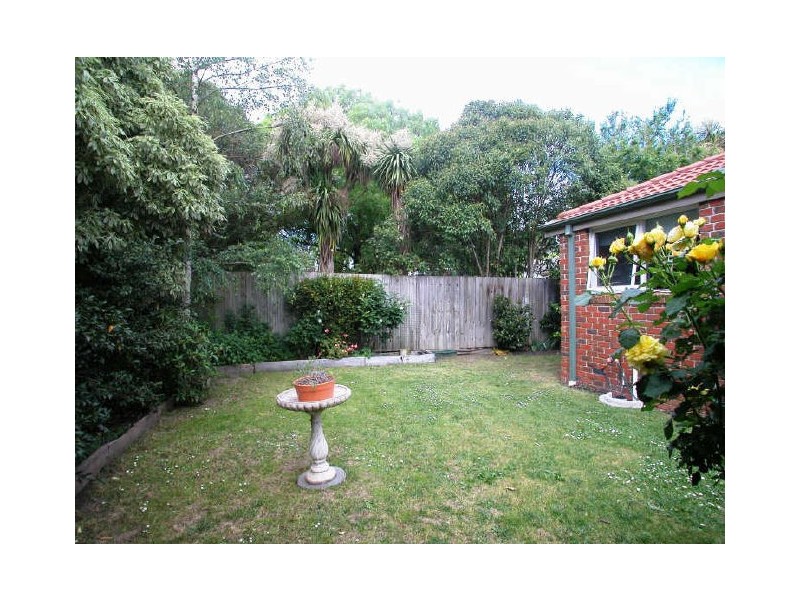 16 Kirtain Drive, Croydon VIC 3136