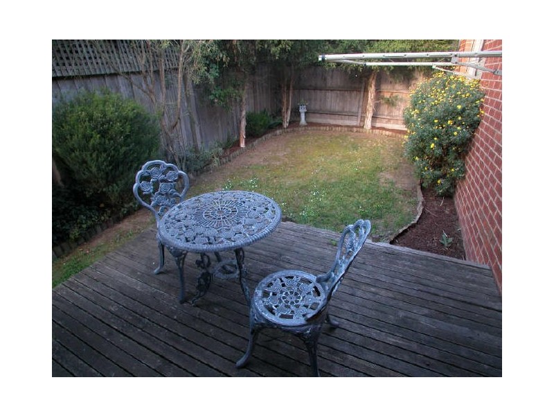 2/19 James Road, Croydon VIC 3136