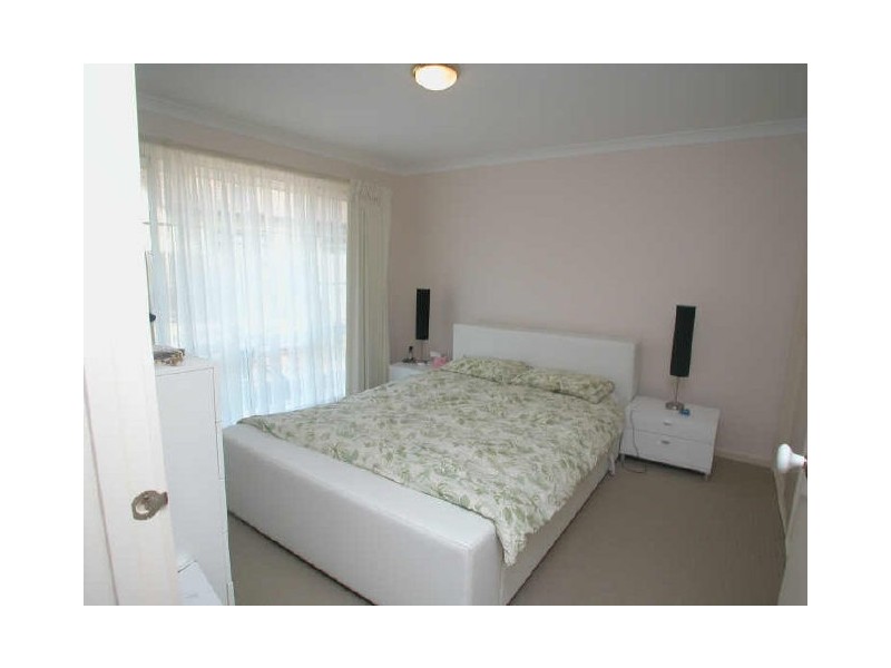 2/12 Karingal Street, Croydon North VIC 3136