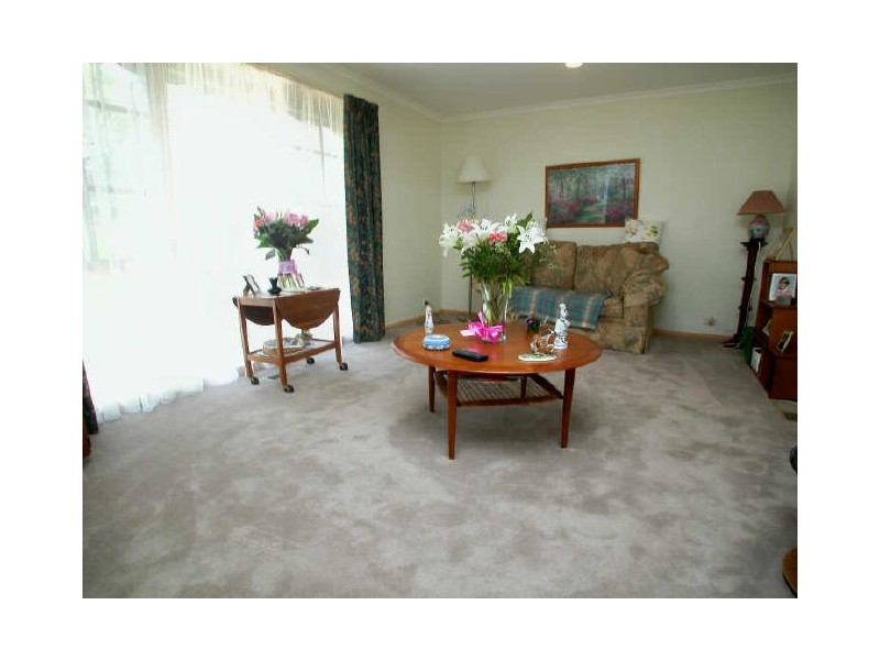 2/85 Mount View Parade, Croydon VIC 3136