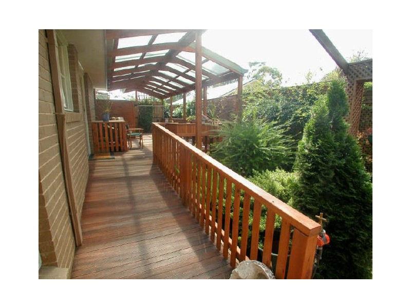 2/85 Mount View Parade, Croydon VIC 3136