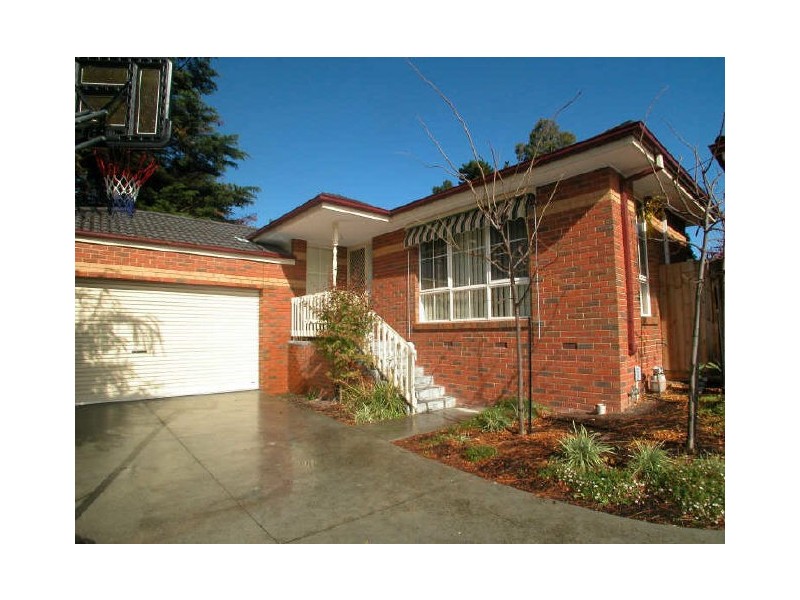 1/17 Ruskin Ave, Croydon VIC 3136