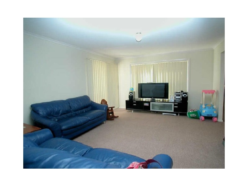 1/17 Ruskin Ave, Croydon VIC 3136