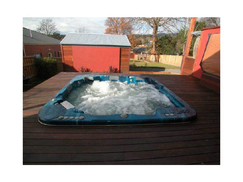 6 Hansen Road, Kilsyth VIC 3137