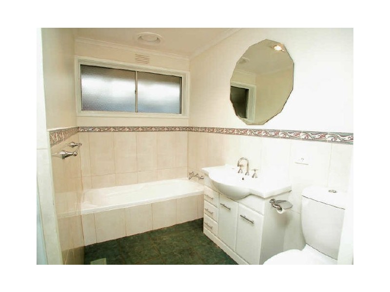 32 Hillview Drive, Kilsyth VIC 3137