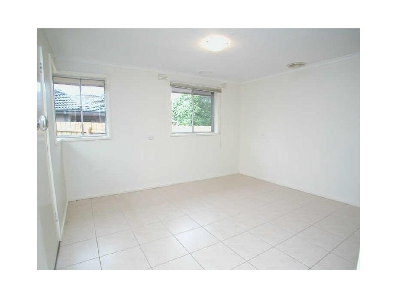 32 Hillview Drive, Kilsyth VIC 3137