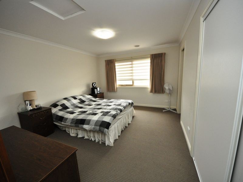 4/4-6 Cambridge Road, Mooroolbark VIC 3138