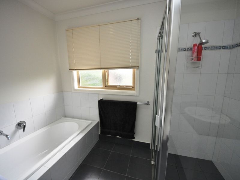 4/4-6 Cambridge Road, Mooroolbark VIC 3138