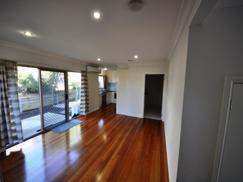 1/4-6 Cambridge Road, Mooroolbark VIC 3138