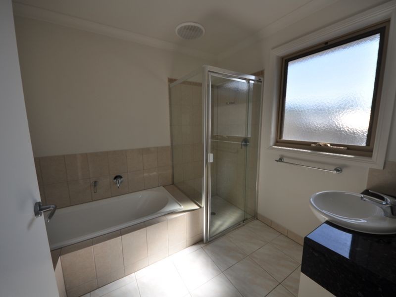 1/4-6 Cambridge Road, Mooroolbark VIC 3138