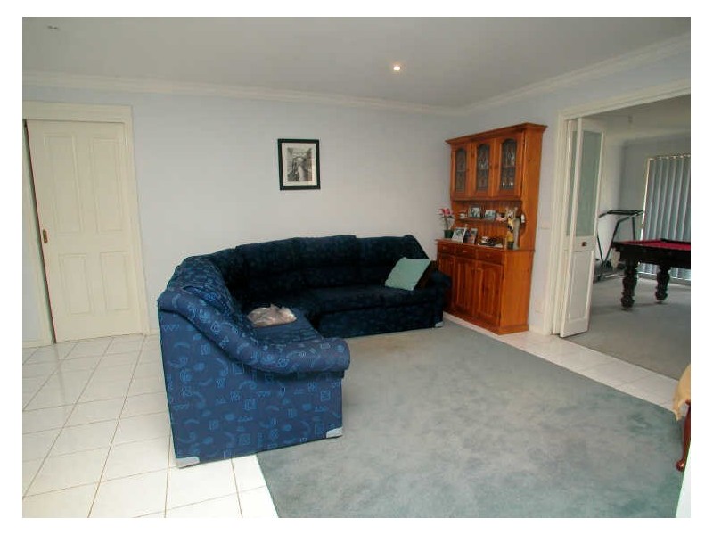 18 Larbert Road, Mooroolbark VIC 3138