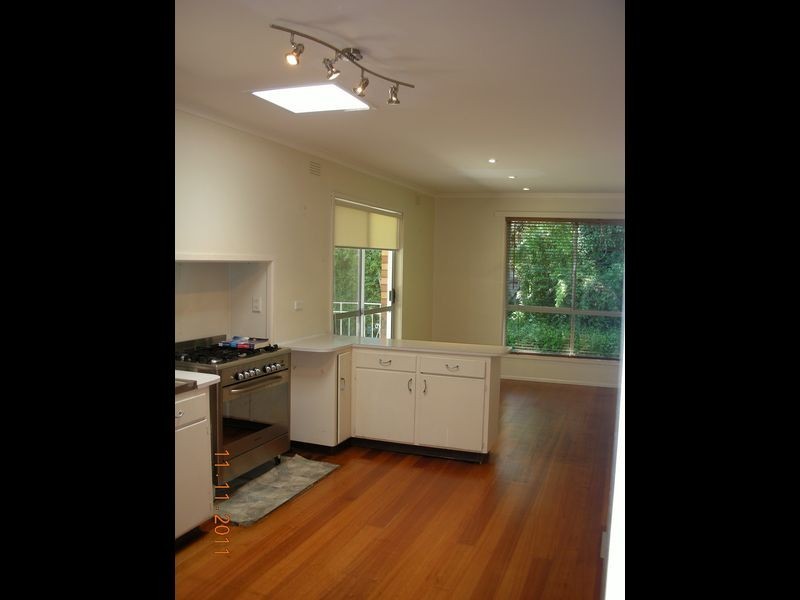 143 Lincoln Road, Croydon VIC 3136