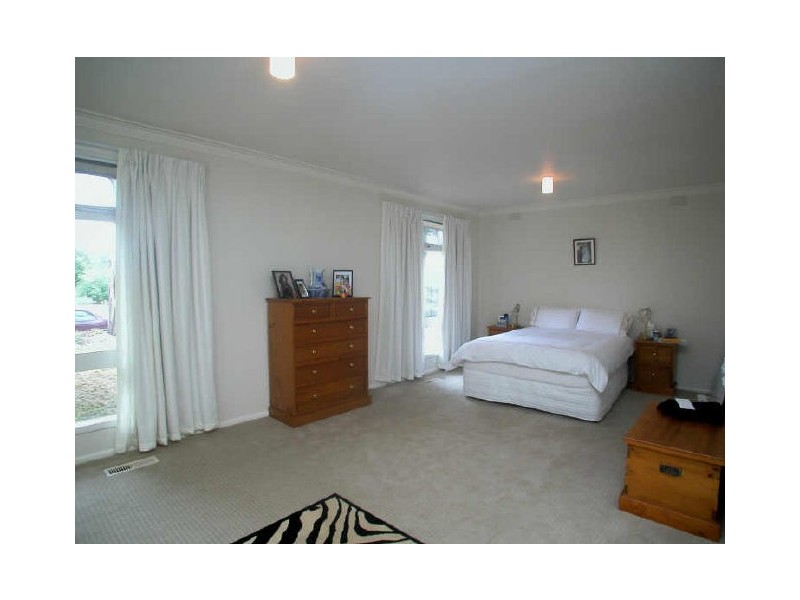 117 Manchester Road, Mooroolbark VIC 3138