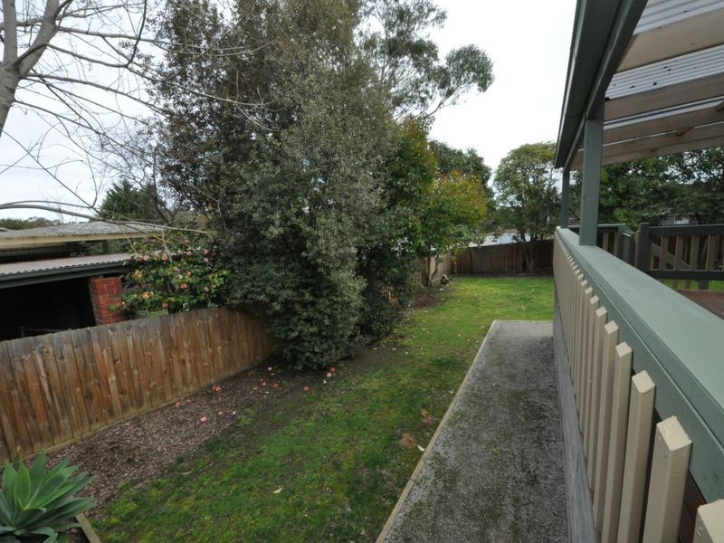 19 Narrmaen Drive, Croydon Hills VIC 3136